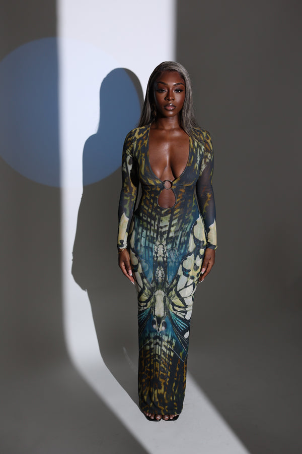 Vestido largo Nakai con aberturas en forma de anillo