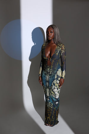 Vestido largo Nakai con aberturas en forma de anillo